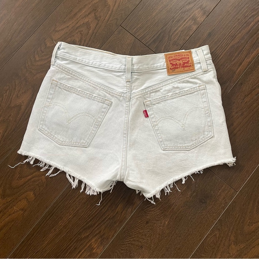Levi’s 501 light blue wash denim 29